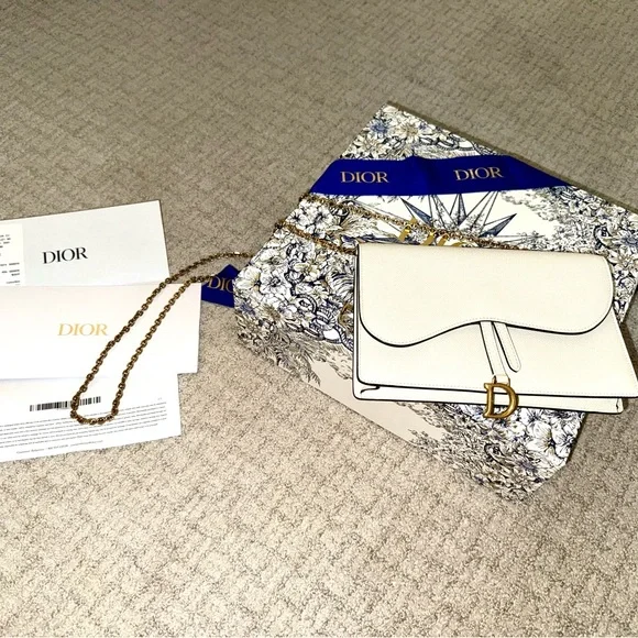 Dior Saddle Pouch. - Picture 5 of 9